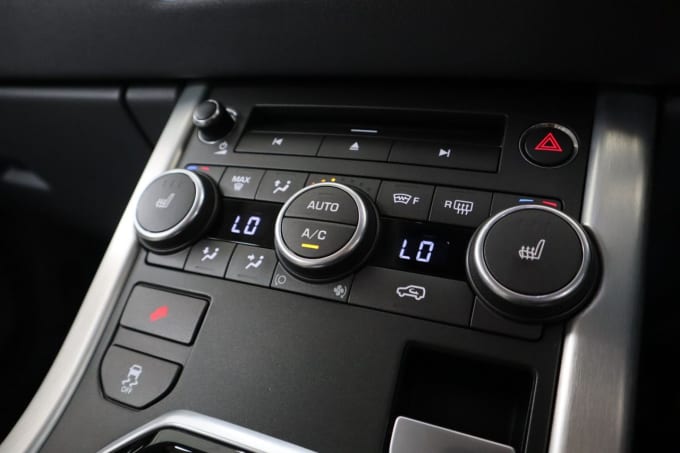2025 Land Rover Range Rover Evoque