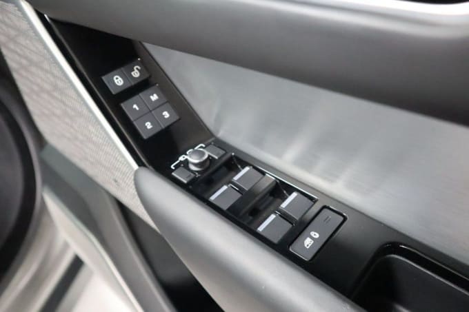 2025 Land Rover Range Rover Velar