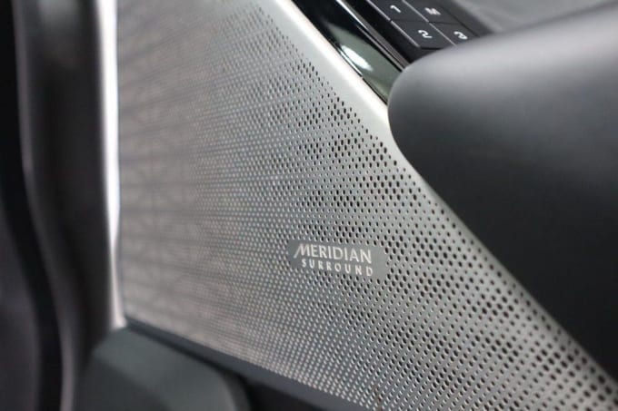 2025 Land Rover Range Rover Velar