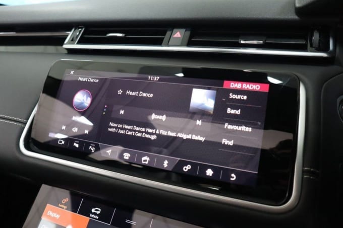 2025 Land Rover Range Rover Velar