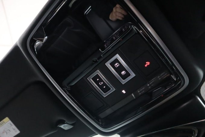 2025 Land Rover Range Rover Velar