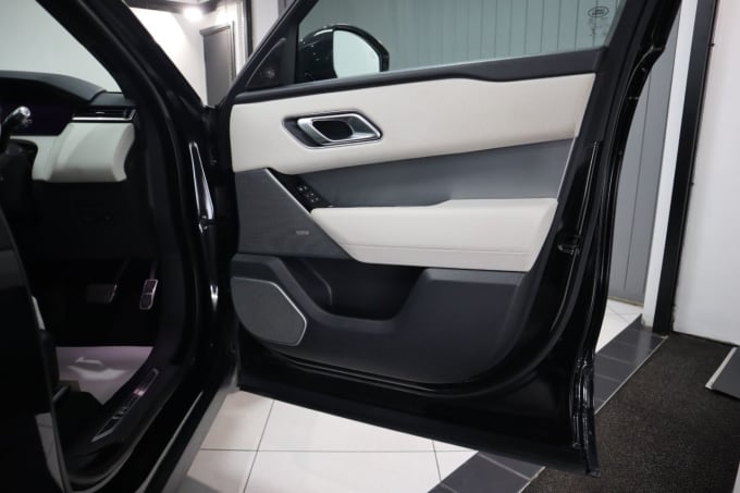 2025 Land Rover Range Rover Velar