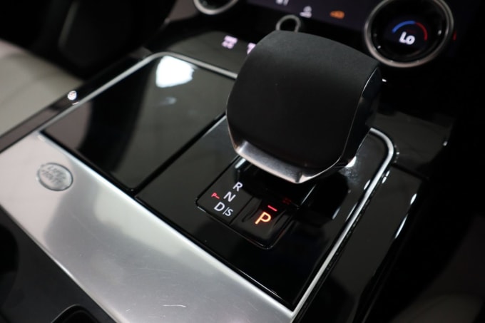 2025 Land Rover Range Rover Velar