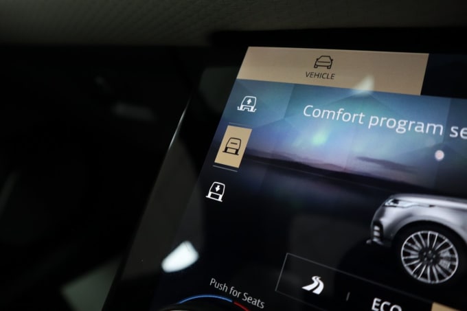 2025 Land Rover Range Rover Velar