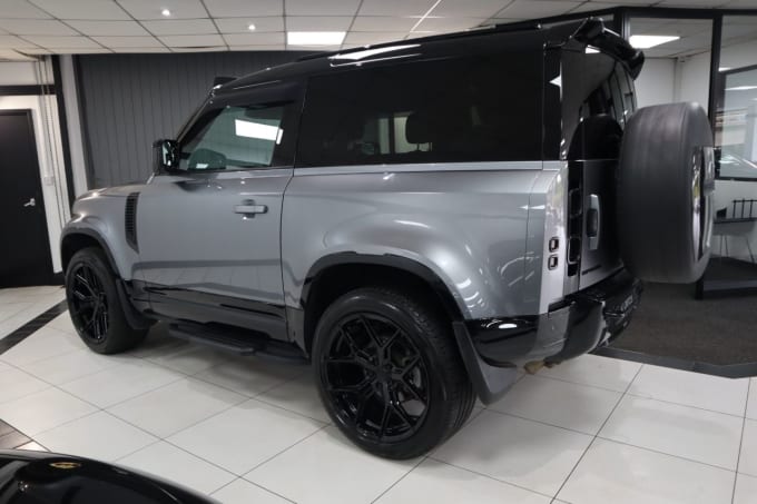 2025 Land Rover Defender
