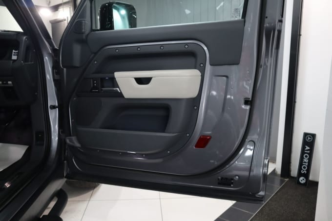 2025 Land Rover Defender