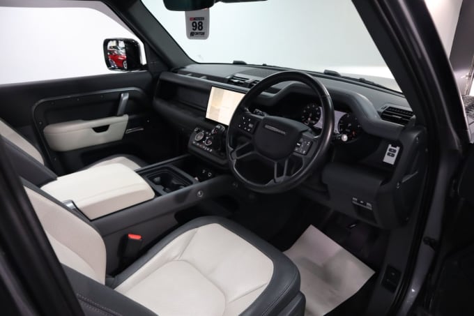 2025 Land Rover Defender