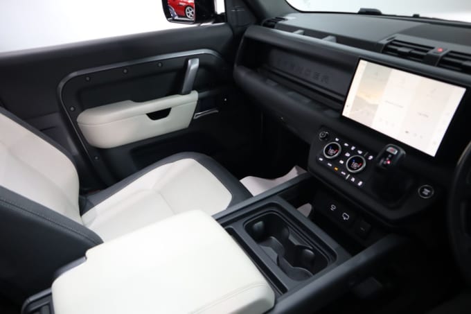 2025 Land Rover Defender