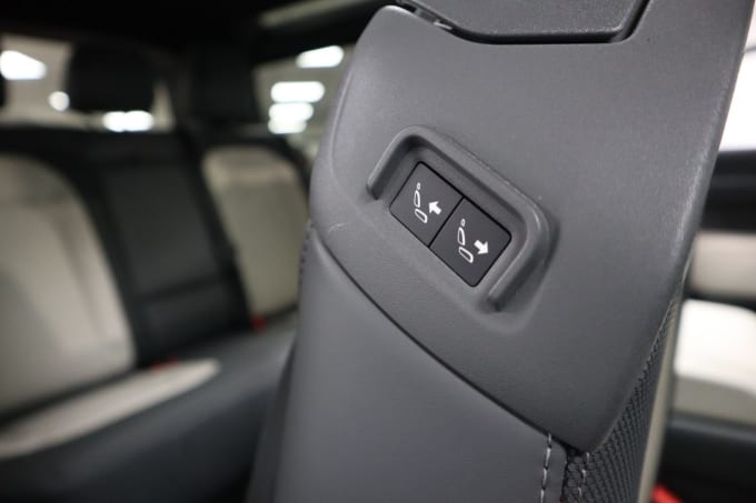 2025 Land Rover Defender