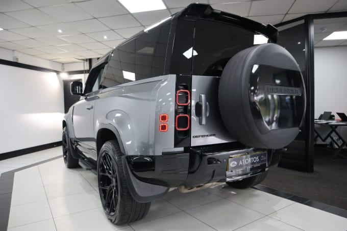 2025 Land Rover Defender