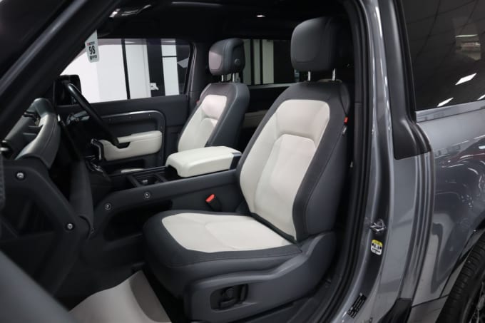 2025 Land Rover Defender