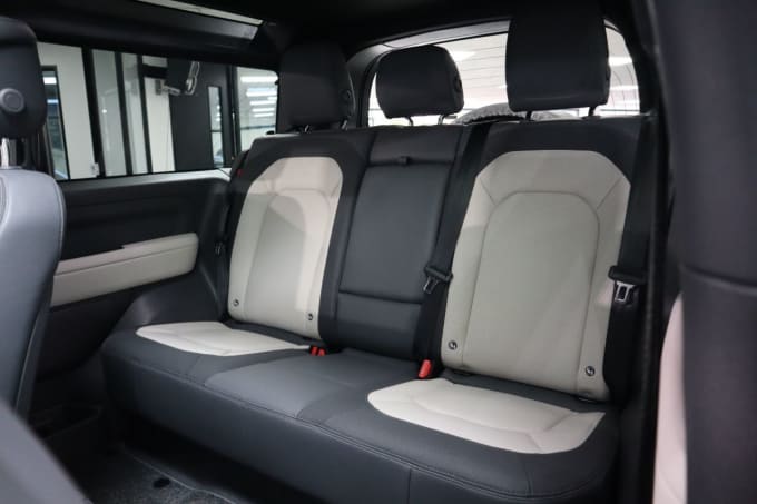 2025 Land Rover Defender