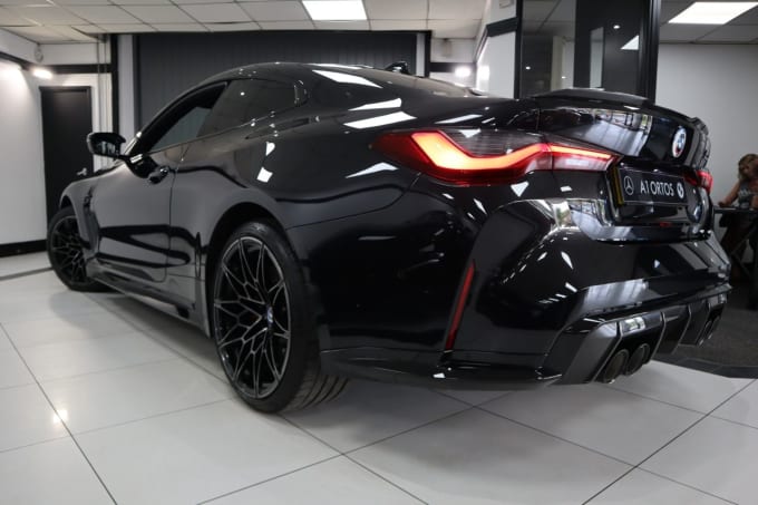2025 BMW M4
