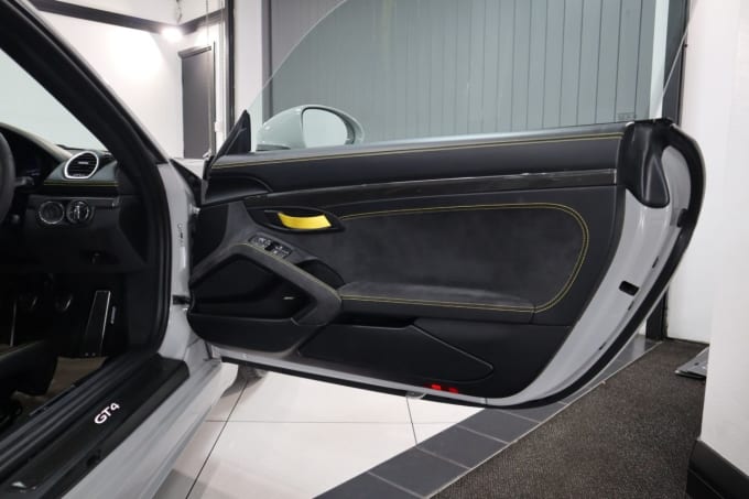 2025 Porsche 718 Cayman