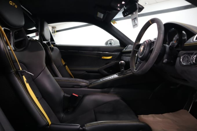 2025 Porsche 718 Cayman