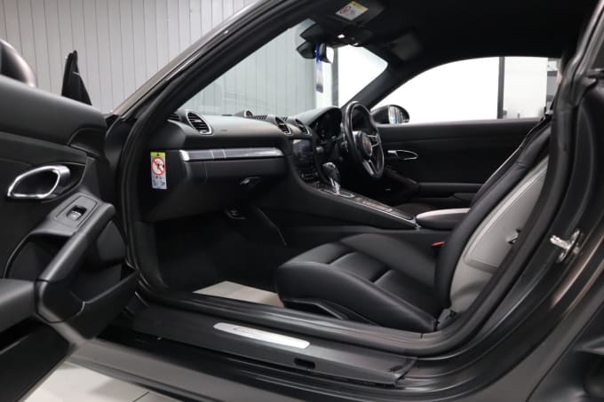 2025 Porsche 718 Cayman