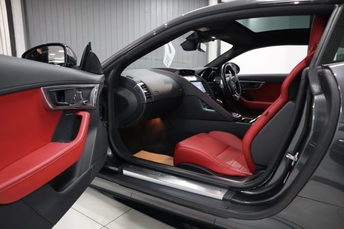 2025 Jaguar F-type