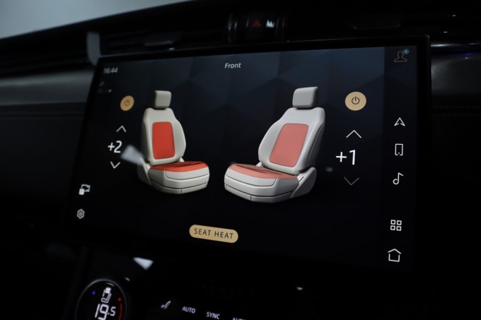 2025 Jaguar F-pace