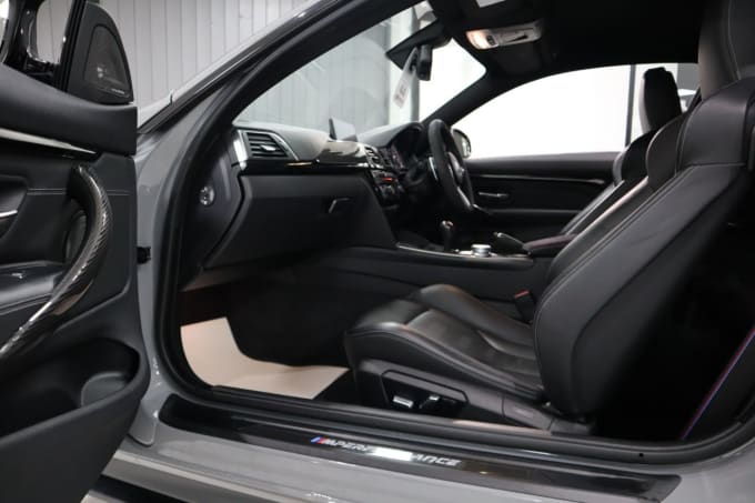 2025 BMW M4