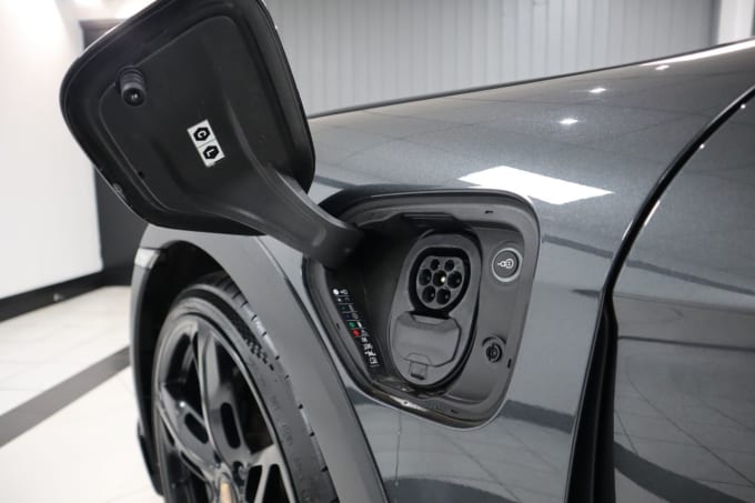 2025 Porsche Taycan