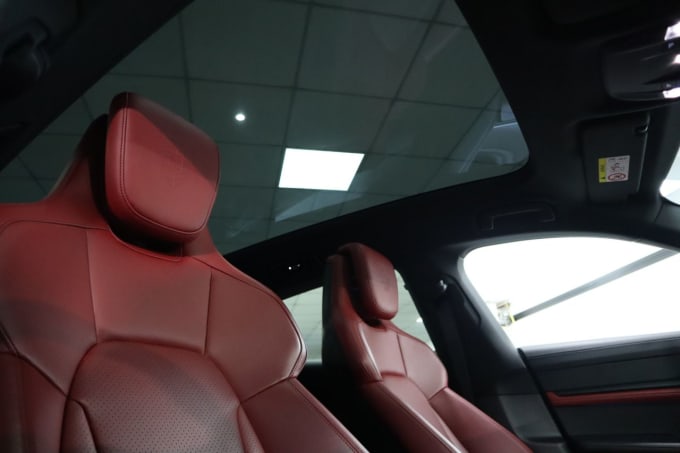 2025 Porsche Taycan
