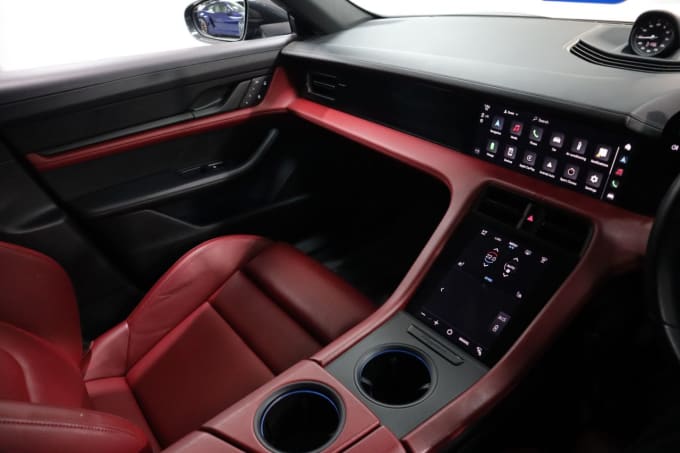 2025 Porsche Taycan