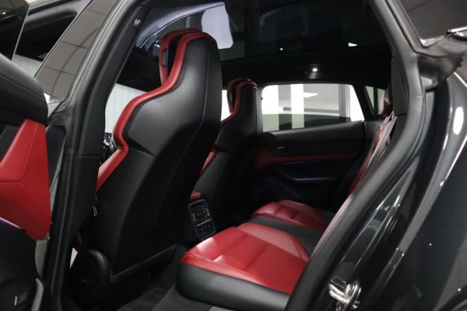 2025 Porsche Taycan