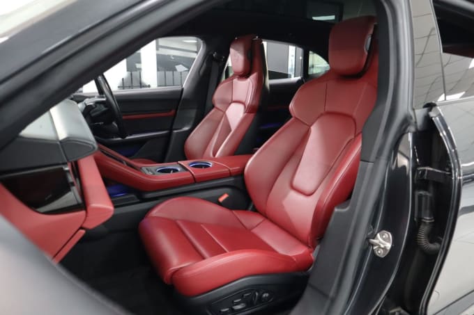 2025 Porsche Taycan