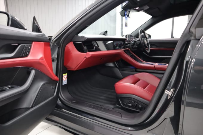 2025 Porsche Taycan