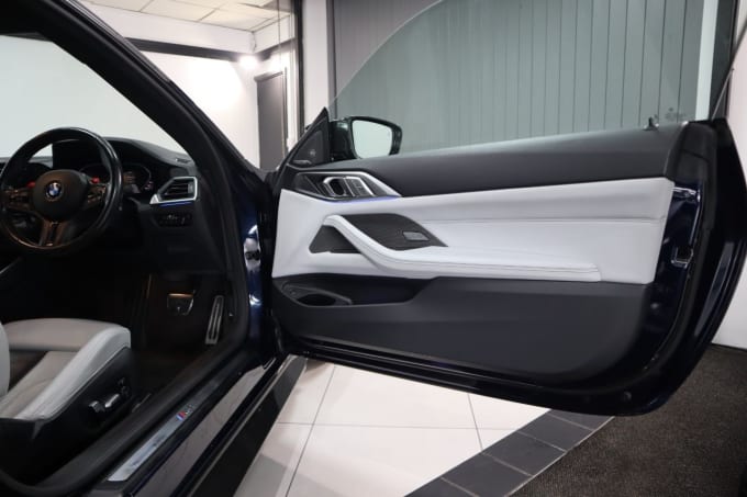 2025 BMW M4