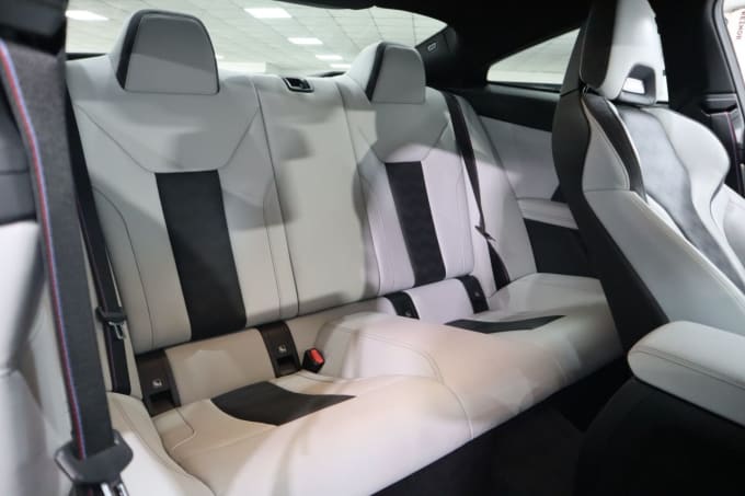 2025 BMW M4