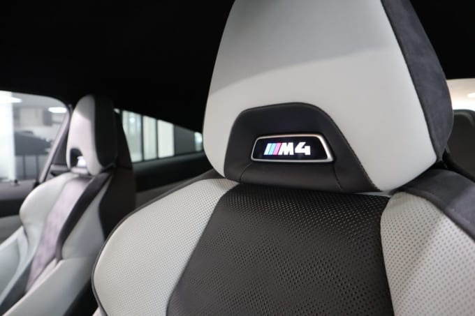 2025 BMW M4