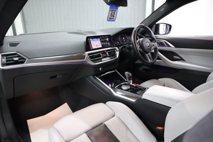2025 BMW M4