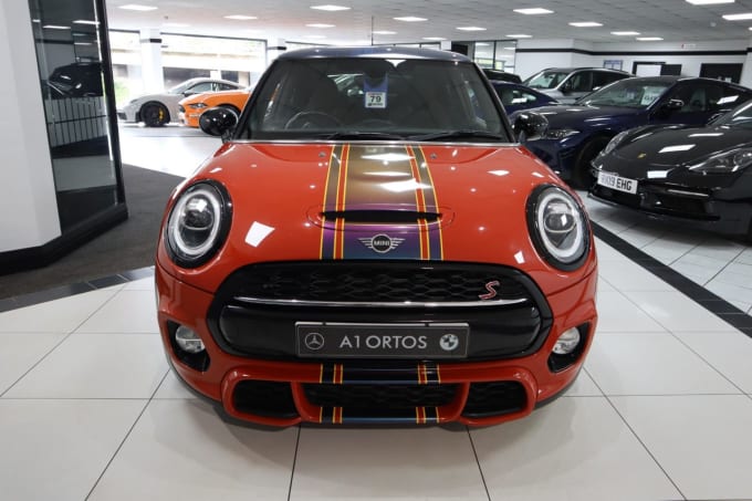 2025 Mini Hatch