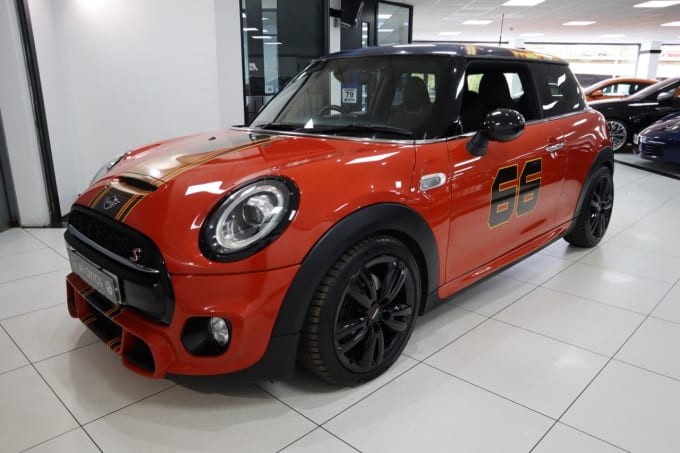 2025 Mini Hatch