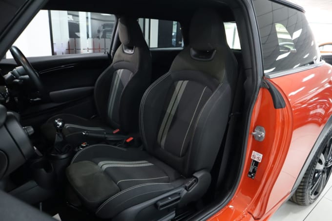 2025 Mini Hatch