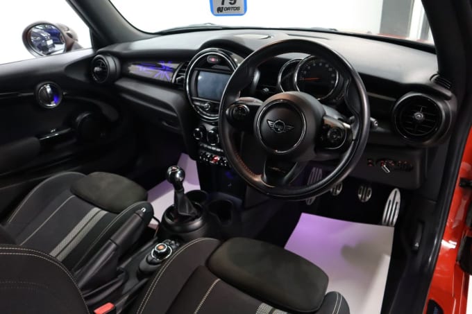 2025 Mini Hatch