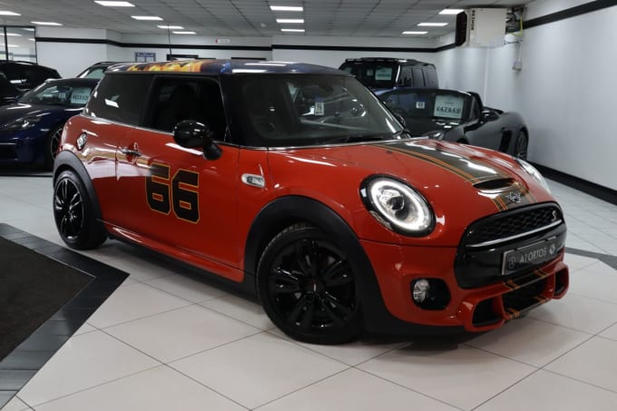 2025 Mini Hatch