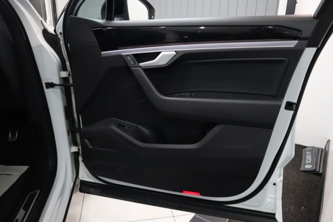 2025 Volkswagen Touareg