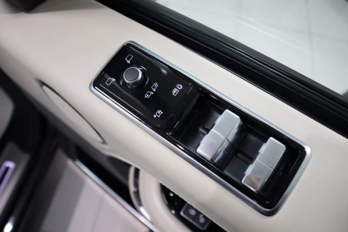 2025 Land Rover Range Rover