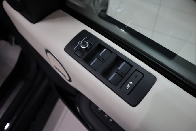 2025 Land Rover Discovery