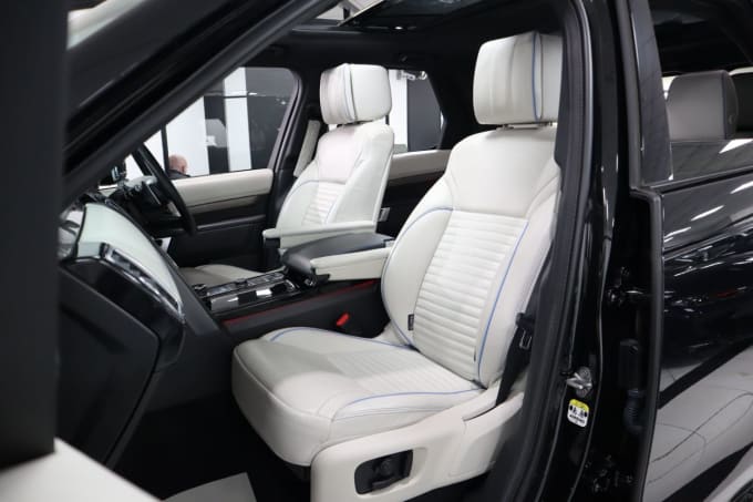 2025 Land Rover Discovery