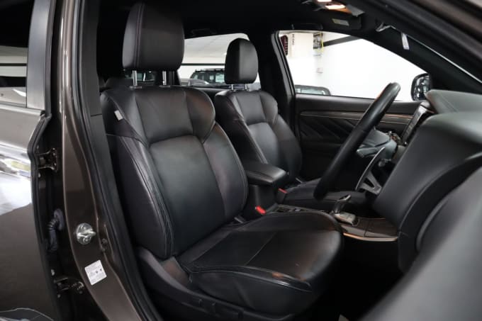 2025 Mitsubishi Outlander