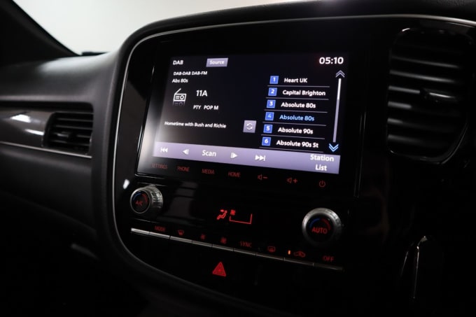 2025 Mitsubishi Outlander