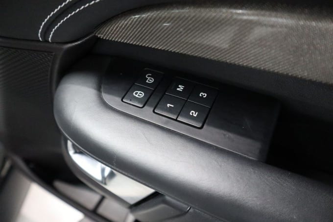 2025 Land Rover Discovery