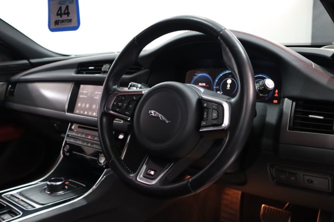 2017 Jaguar Xf