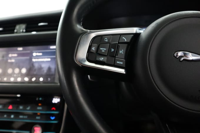 2017 Jaguar Xf