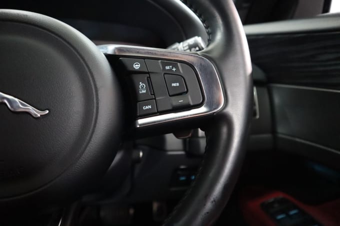 2017 Jaguar Xf