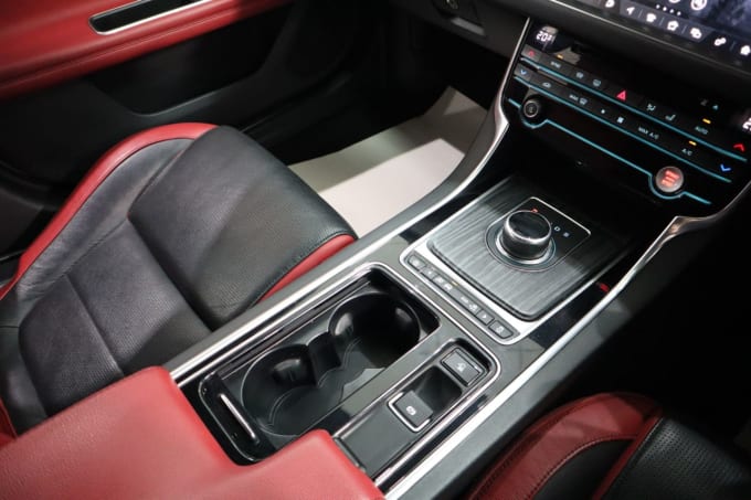 2017 Jaguar Xf