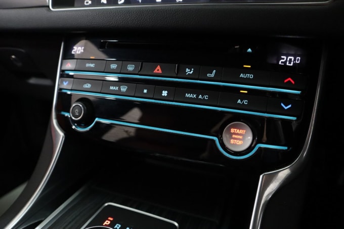 2017 Jaguar Xf